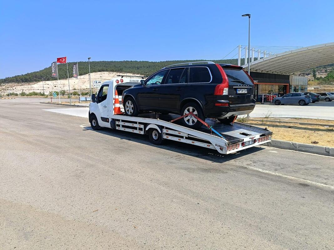 Karşıyaka Çekici - BMW Taşıma Gece